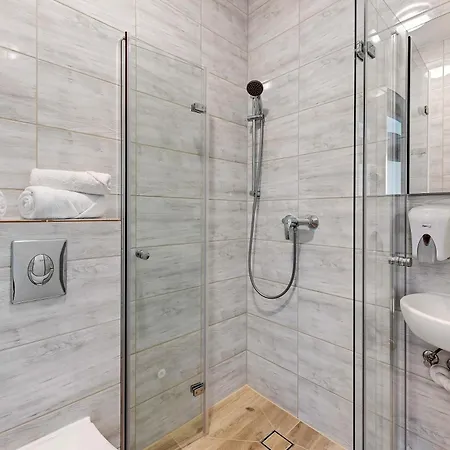 Mile Airport & Parking Dlugoterminowy Bed & Breakfast Gdansk